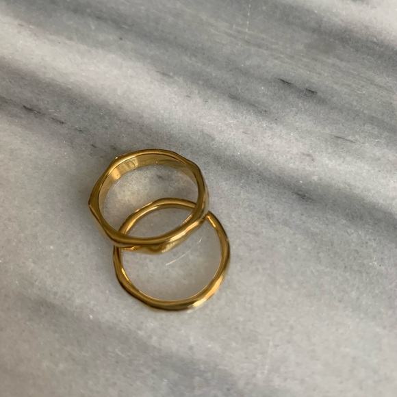 J crew ring set, hammered gold finish, size 5 - Picture 2 of 3